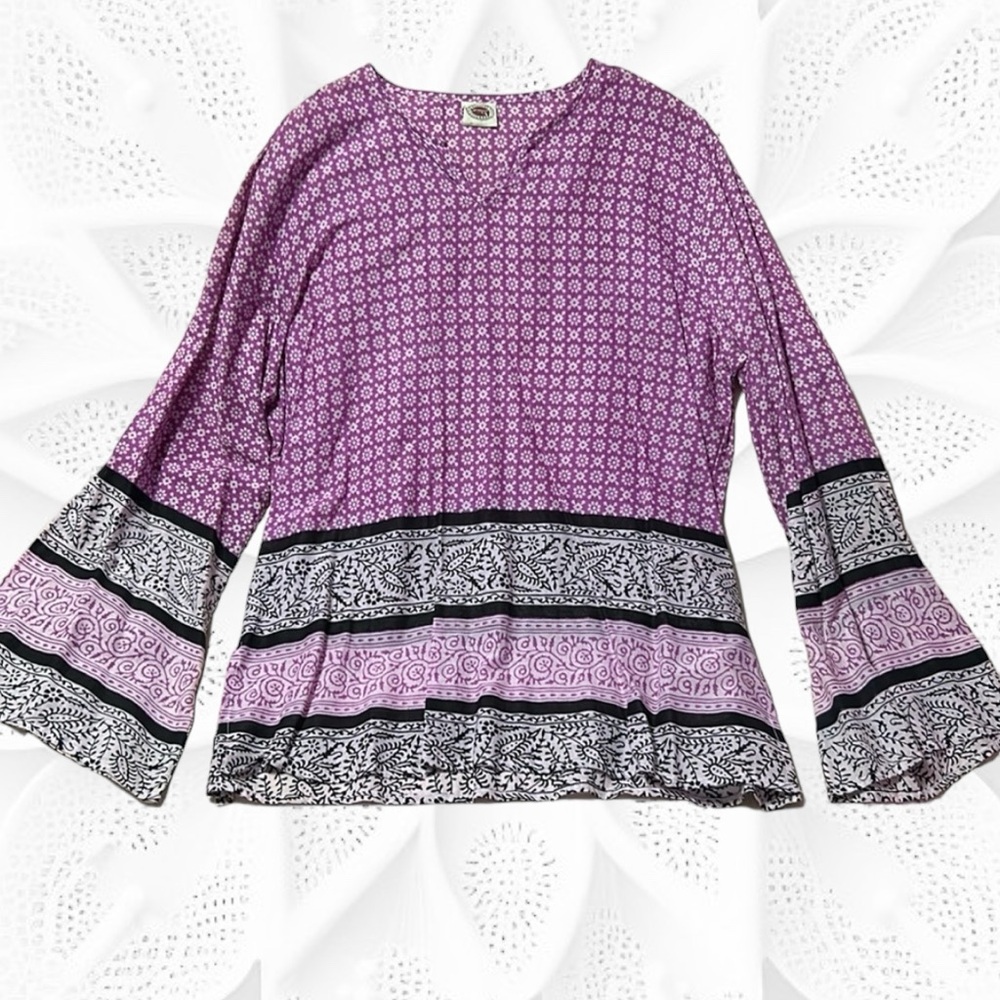 Boho Style Tunic. Long sleeve with flare. Purple, black and white.